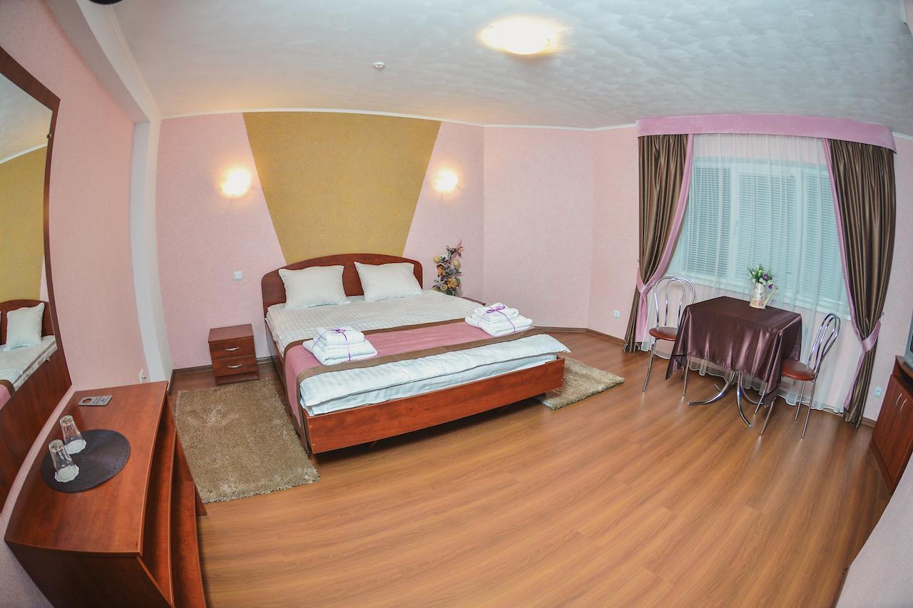 Forsage Hotel Rivne Ruang foto