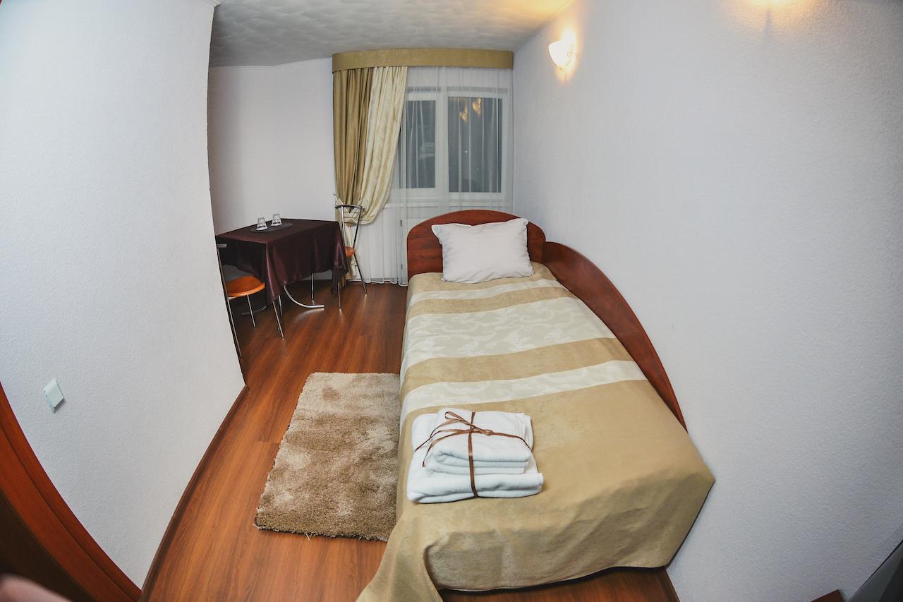 Forsage Hotel Rivne Ruang foto