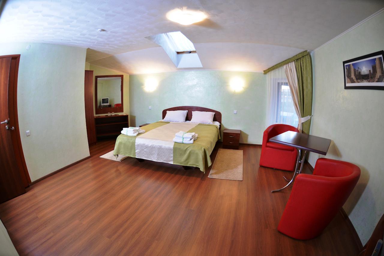 Forsage Hotel Rivne Bagian luar foto