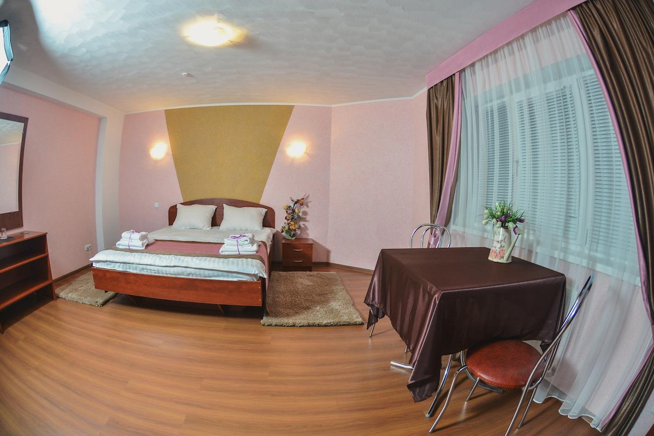 Forsage Hotel Rivne Bagian luar foto