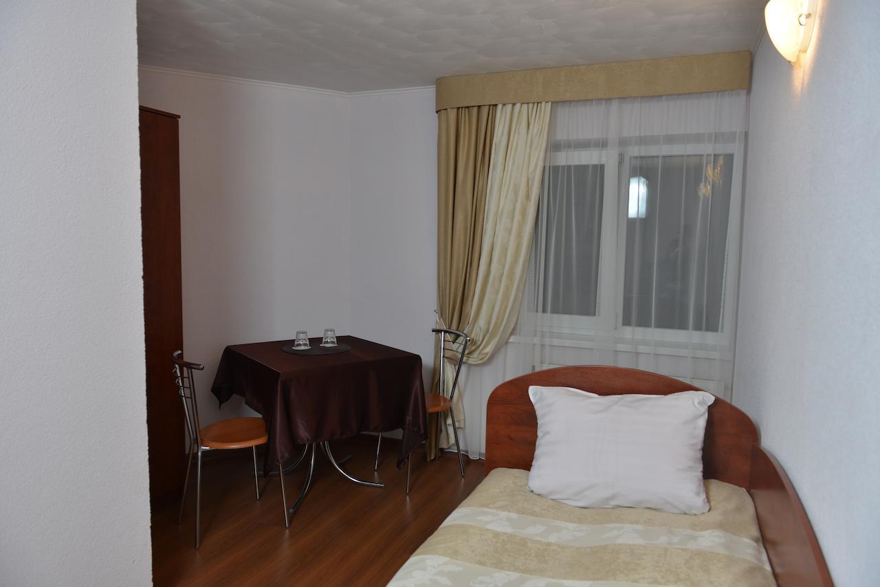 Forsage Hotel Rivne Ruang foto